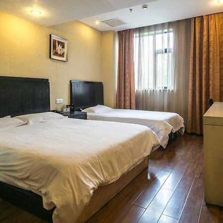 Jitai Hotel - People'S Square Branch เซี่ยงไฮ้ ภายนอก รูปภาพ