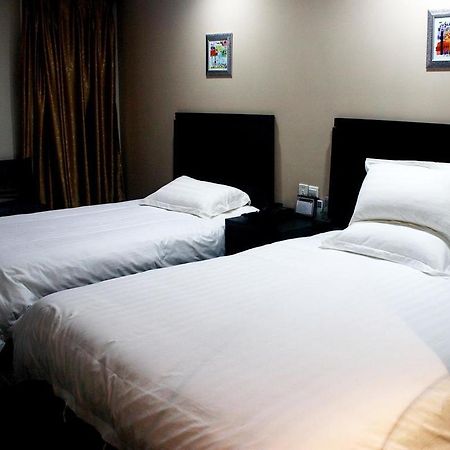 Jitai Hotel - People'S Square Branch เซี่ยงไฮ้ ภายนอก รูปภาพ
