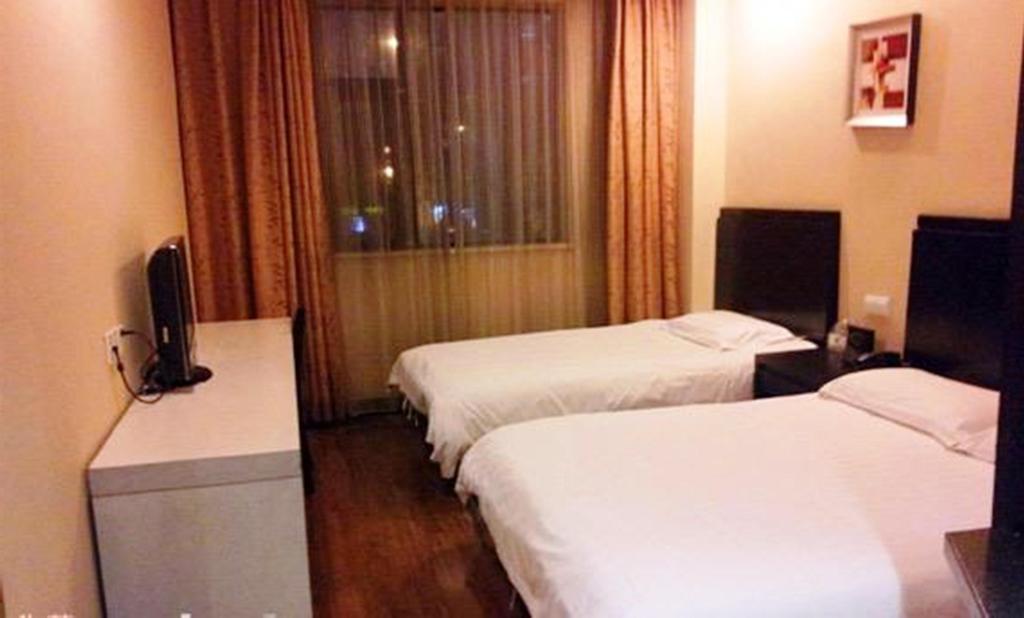 Jitai Hotel - People'S Square Branch เซี่ยงไฮ้ ภายนอก รูปภาพ