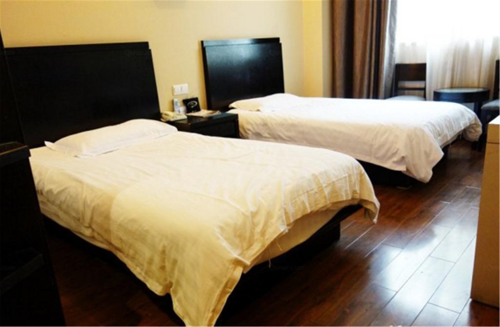 Jitai Hotel - People'S Square Branch เซี่ยงไฮ้ ภายนอก รูปภาพ