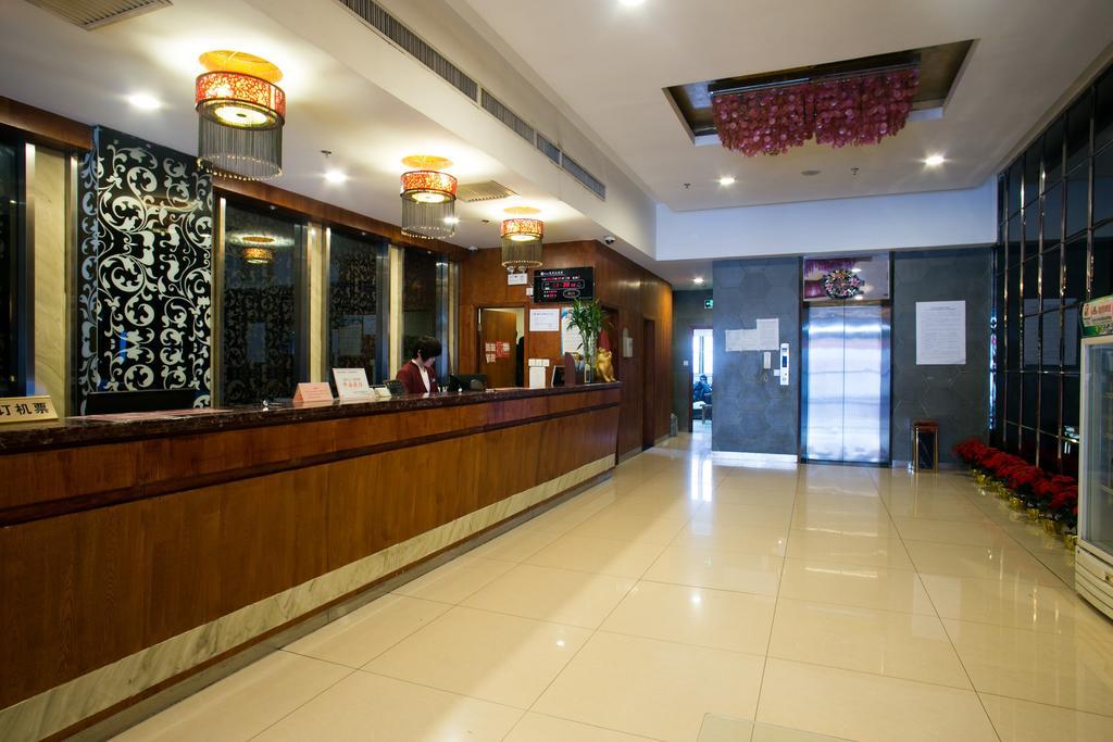 Jitai Hotel - People'S Square Branch เซี่ยงไฮ้ ภายนอก รูปภาพ