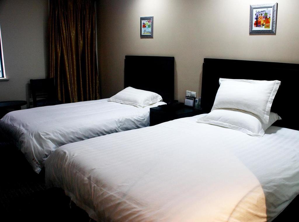 Jitai Hotel - People'S Square Branch เซี่ยงไฮ้ ภายนอก รูปภาพ