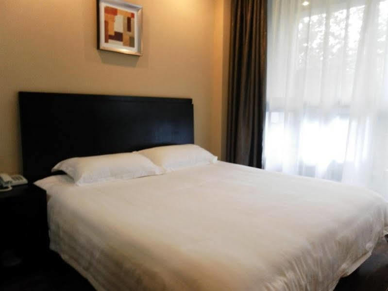 Jitai Hotel - People'S Square Branch เซี่ยงไฮ้ ภายนอก รูปภาพ